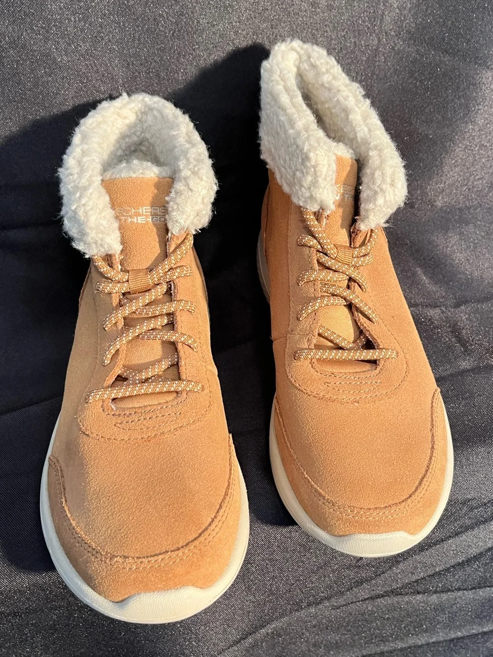 Skechers Glacial Ultra Woodlands Tan Lace-Up Faux-Shearling Ankle Boots
